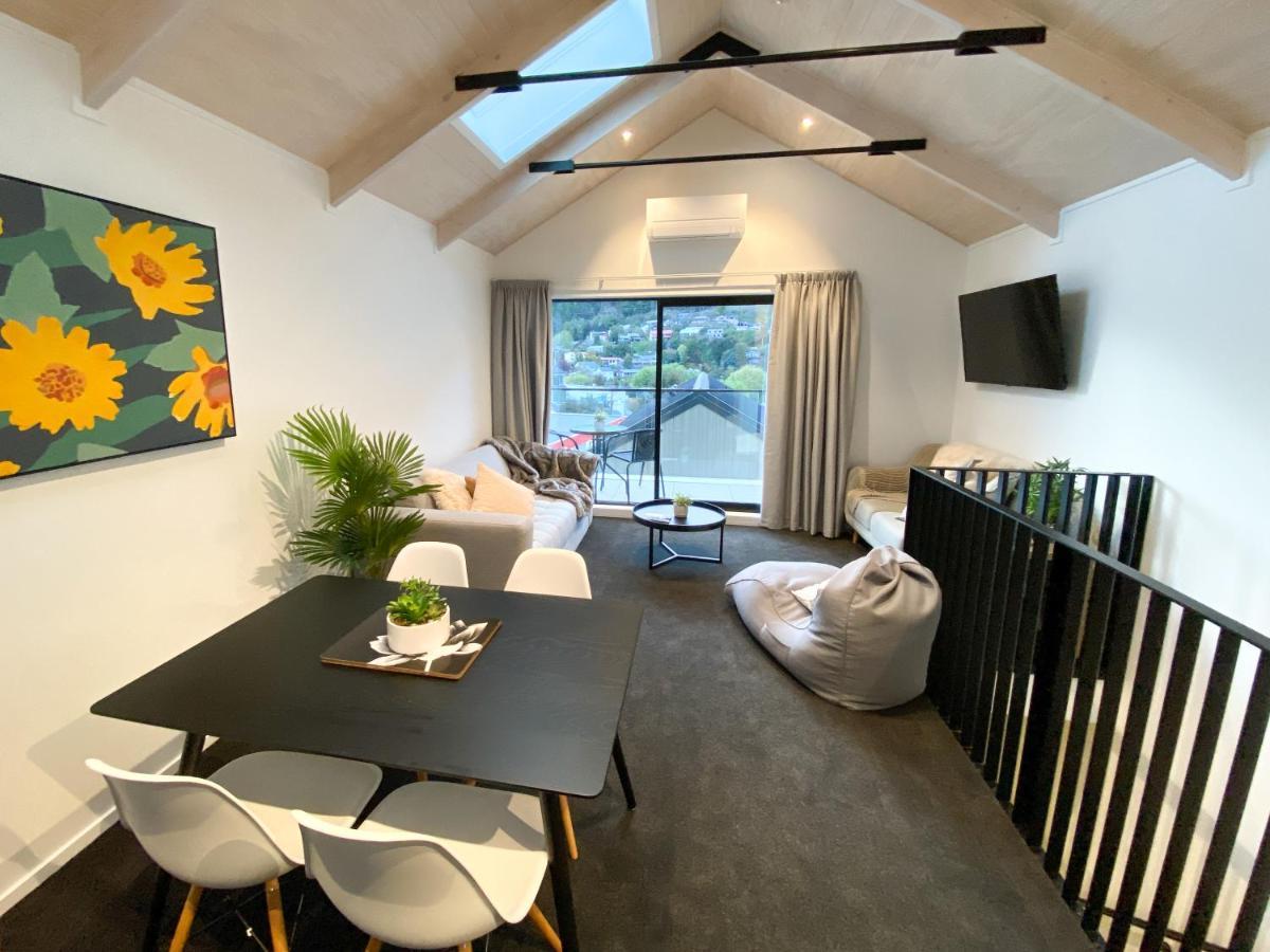 Modern 2-Bedroom Apartment 7-Mins Walk To Queenstown Dış mekan fotoğraf