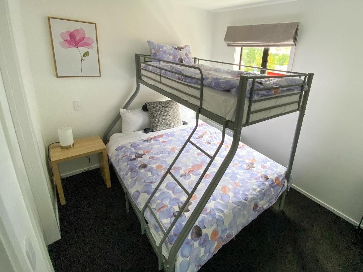 Modern 2-Bedroom Apartment 7-Mins Walk To Queenstown Dış mekan fotoğraf