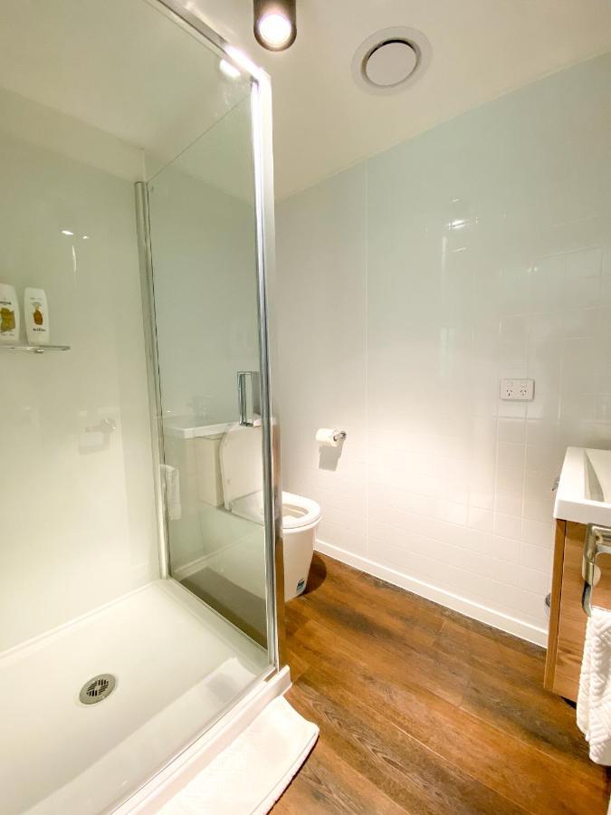 Modern 2-Bedroom Apartment 7-Mins Walk To Queenstown Dış mekan fotoğraf